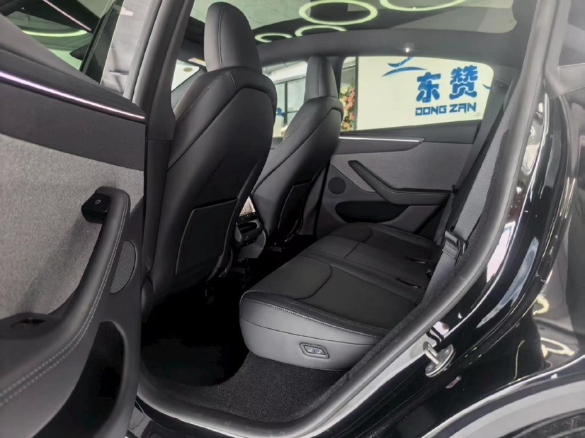 Tesla Model Y 2026 #5 Tesla Model Y 2026 car image #5