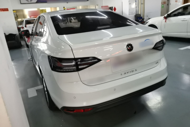 Volkswagen Lavida 2025 car image #5