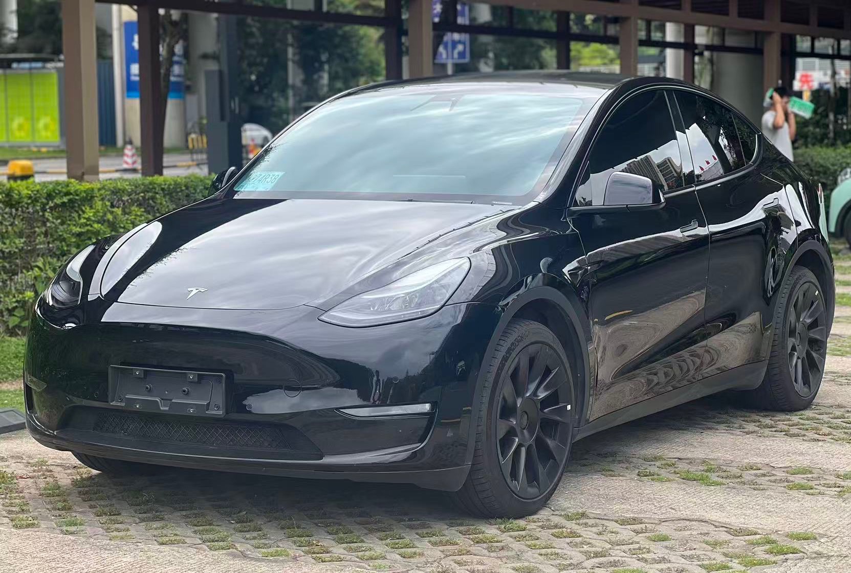 Tesla Model Y 2023 car image 