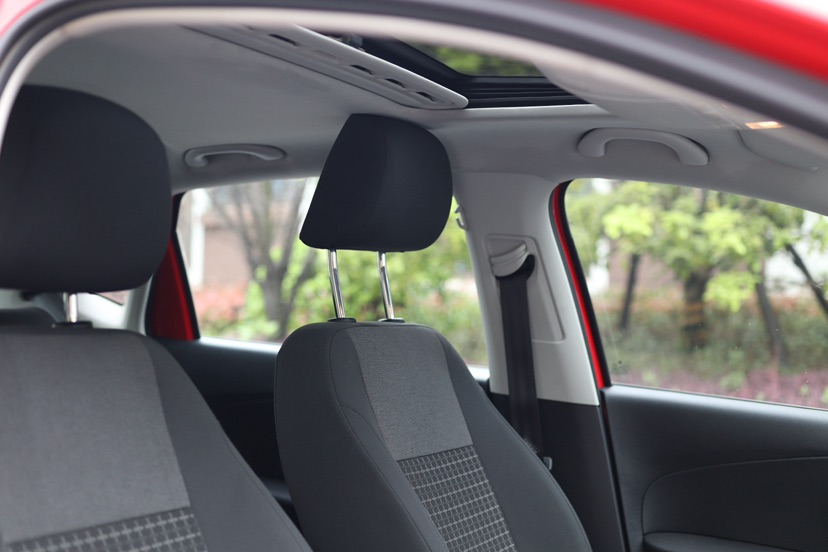 Volkswagen Polo 2018 car image #24