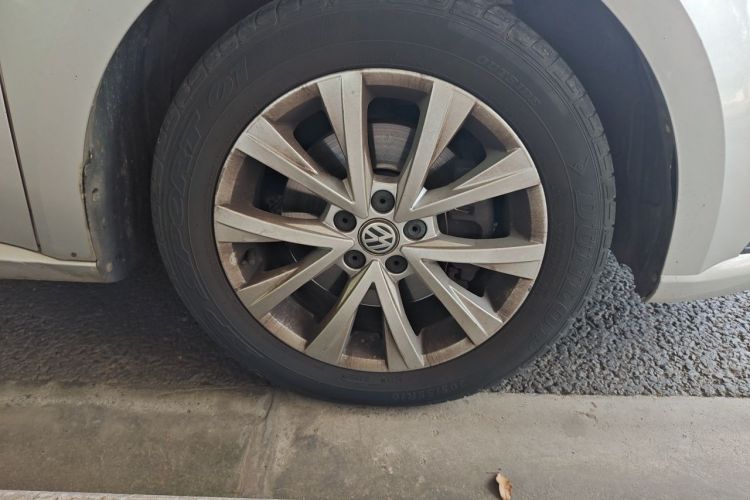 Volkswagen Lavida 2015 car image #9