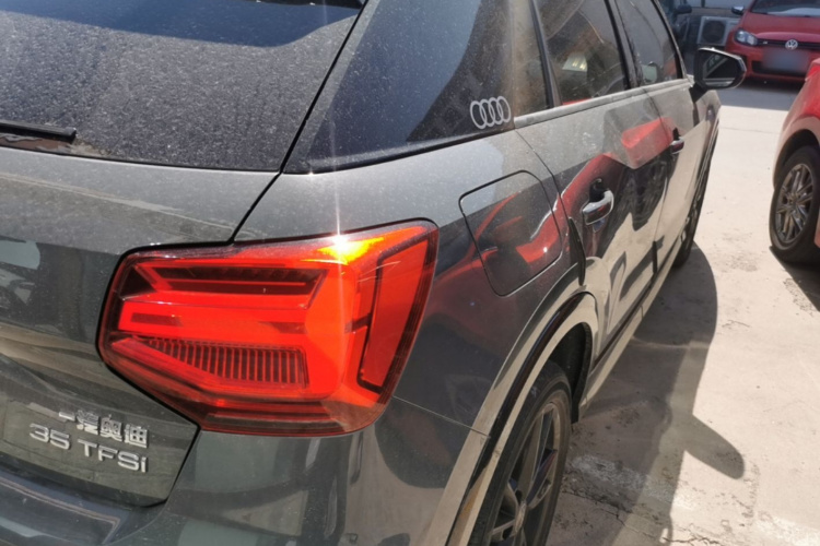 Audi Q3 2021 car image #5