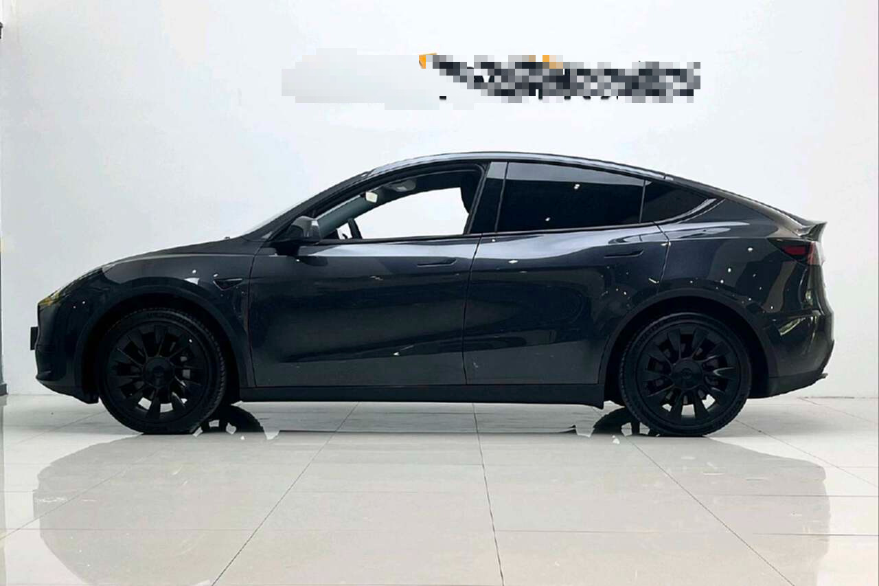 Tesla Model Y 2024 car image #4