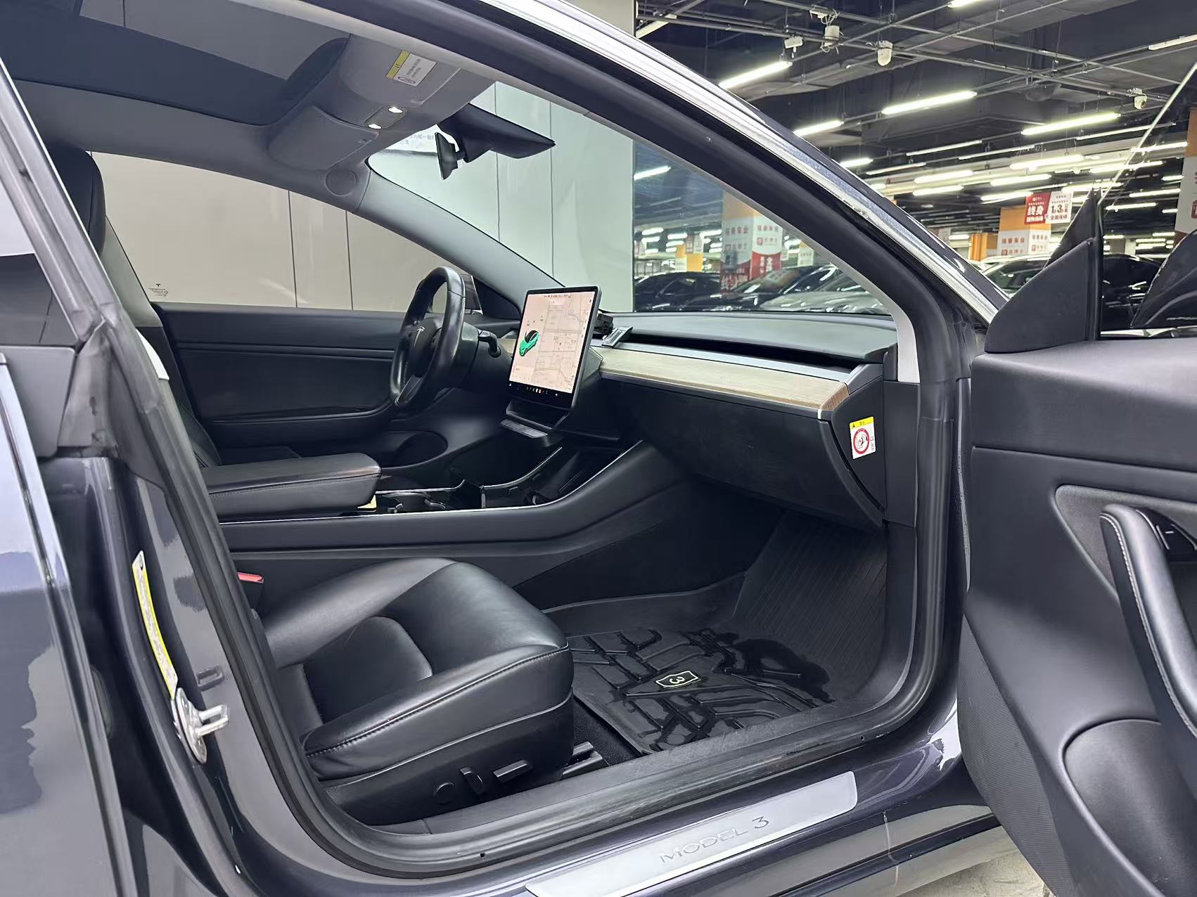 Tesla Model 3 2019 صورة سيارة #8