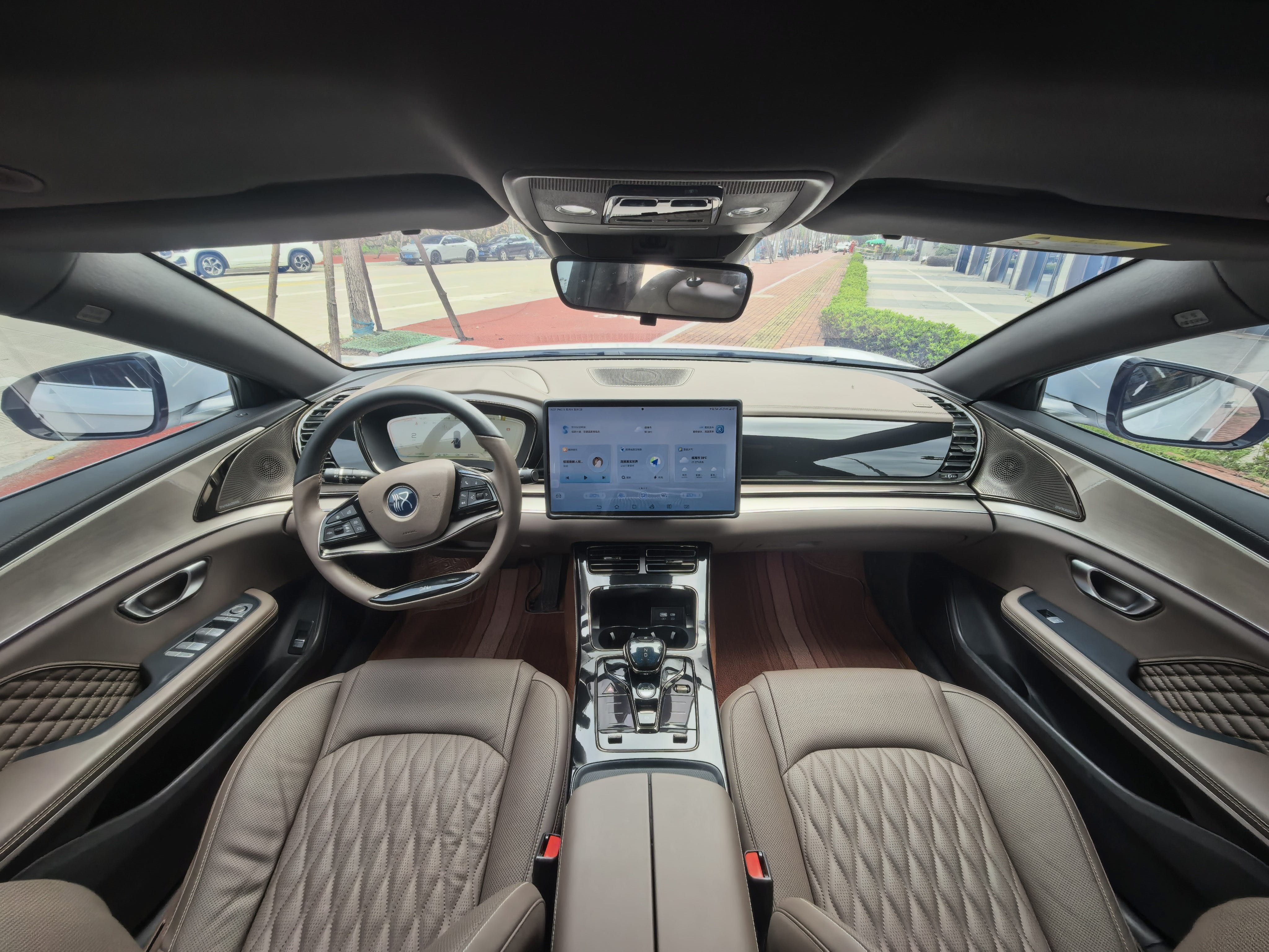 BYD Han 2023 car image #3
