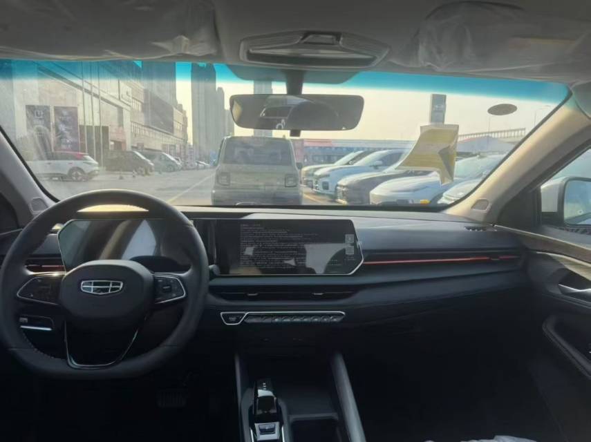 GEELY Binray 2026 car image #3