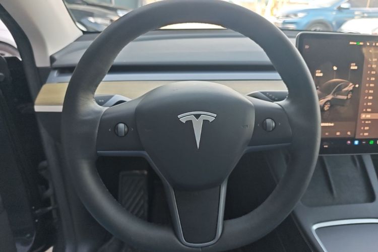 Tesla Model Y 2022 #11 Tesla Model Y 2022 car image #11