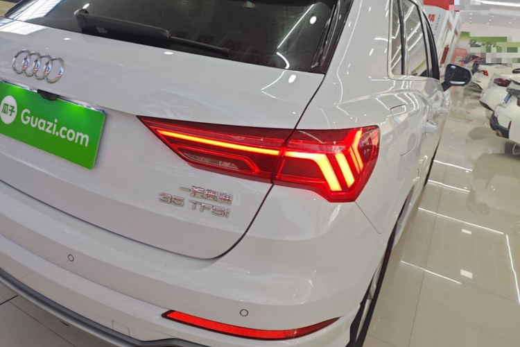 Audi Q3 2019 #8 Audi Q3 2019 car image #8
