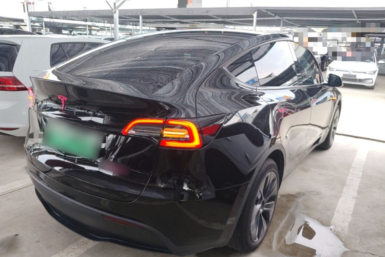 Tesla Model Y 2023 car image #7