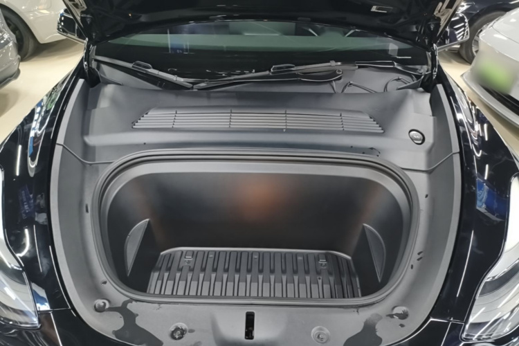 Tesla Model Y 2022 car image #22