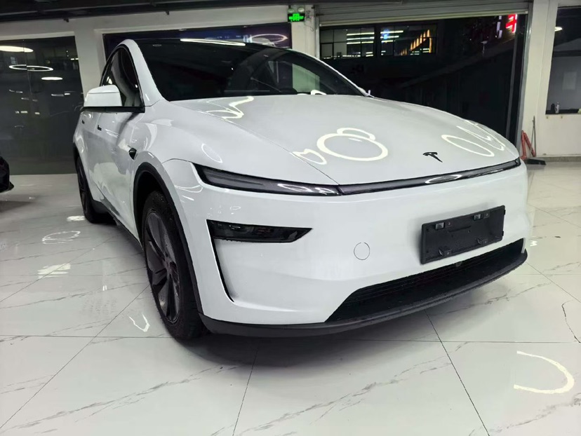 Tesla Model Y 2026 #3 Tesla Model Y 2026 car image #3