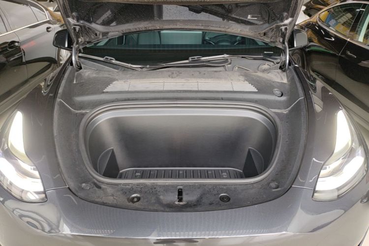 Tesla Model Y 2024 #20 Tesla Model Y 2024 car image #20