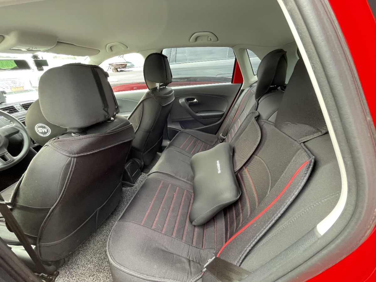 Volkswagen Polo 2014 car image #8