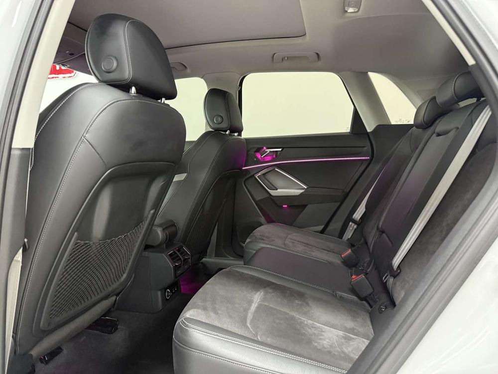 Audi Q3 2022 car image #19
