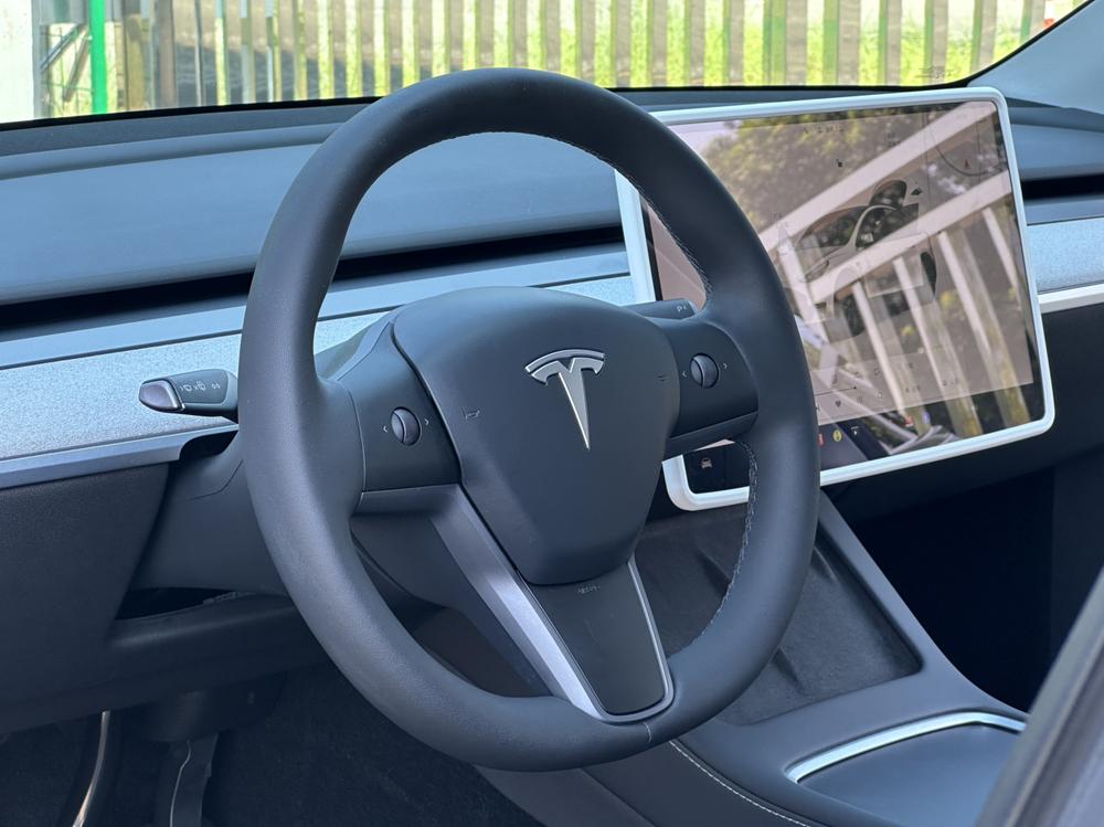 Tesla Model Y 2024 #13 Tesla Model Y 2024 car image #13