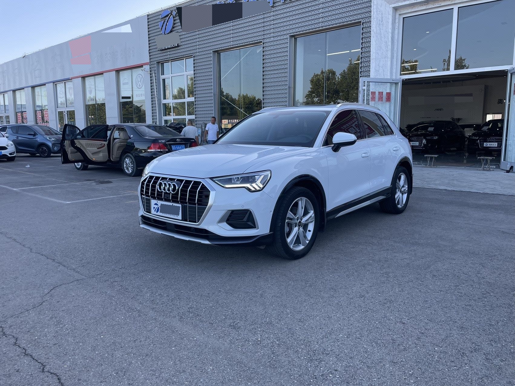 Audi Q3 2022 Audi Q3 2022 immagine di auto