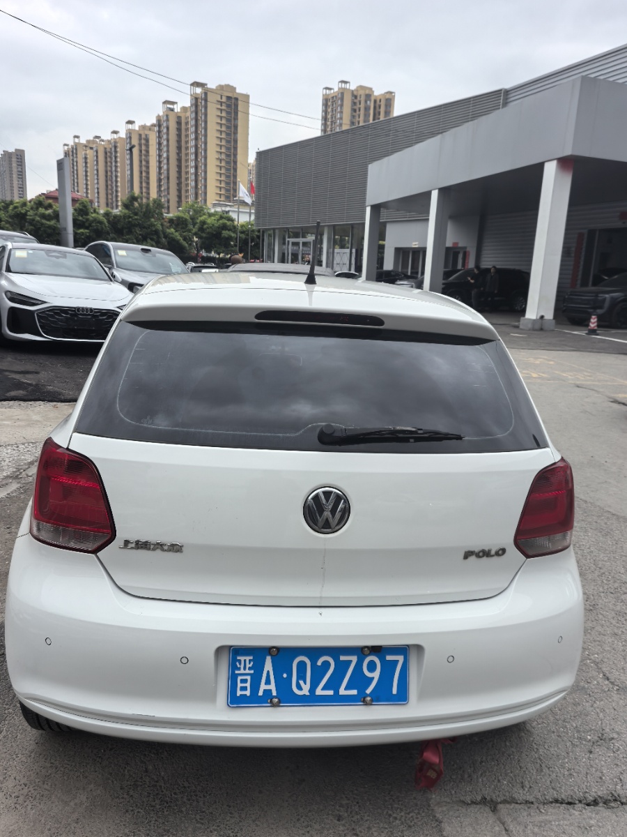 Volkswagen Polo 2012 car image #5