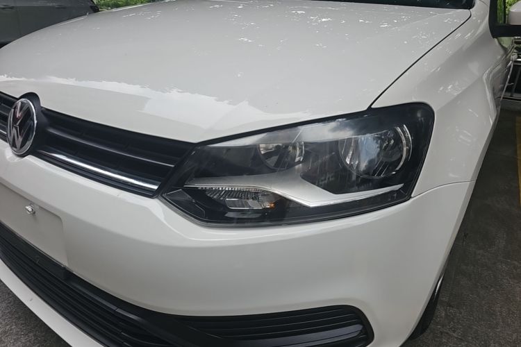 Volkswagen Polo 2017 car image #23
