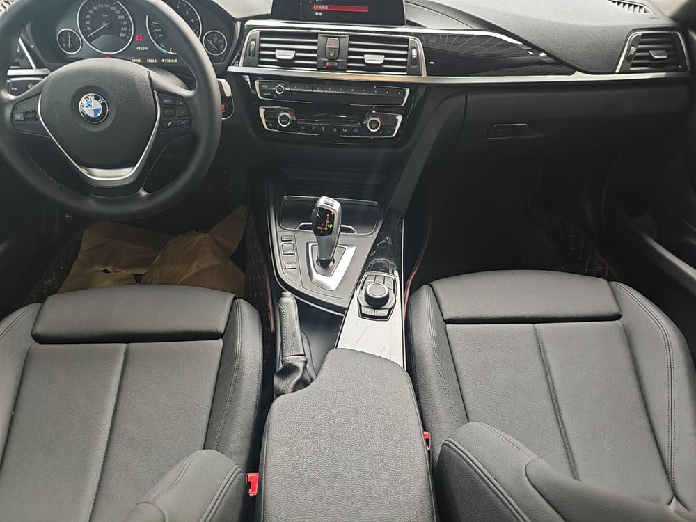 BMW 3 Series 2018 صورة سيارة #8