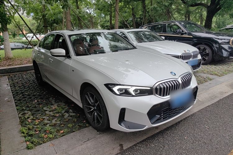 BMW 3 Series 2024 car image #4