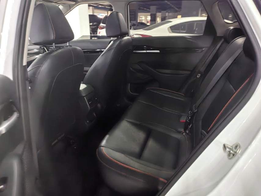 Kia Seltos 2023 imagen de coche #5