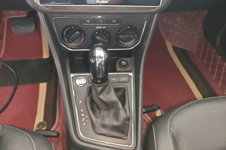 Volkswagen Lavida 2018 car image #14