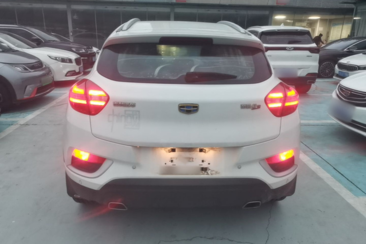 GEELY Emgrand GS 2017 car image #6