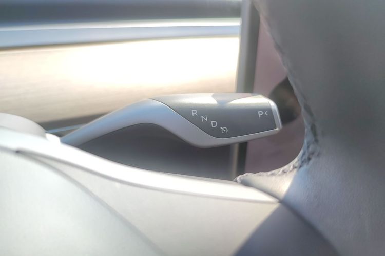 Tesla Model Y 2023 #14 Tesla Model Y 2023 car image #14