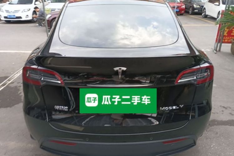 Tesla Model Y 2023 #4 Tesla Model Y 2023 car image #4