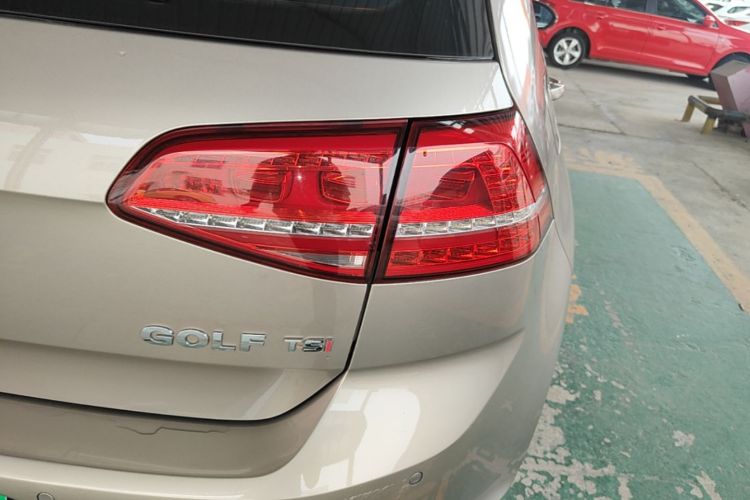 Volkswagen Golf 2014 car image #8