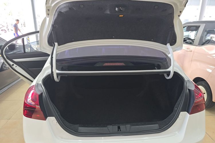 GEELY Emgrand 2020 car image #17
