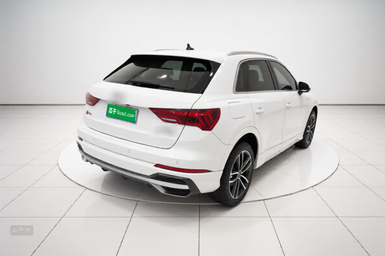 Audi Q3 2021 car image #7