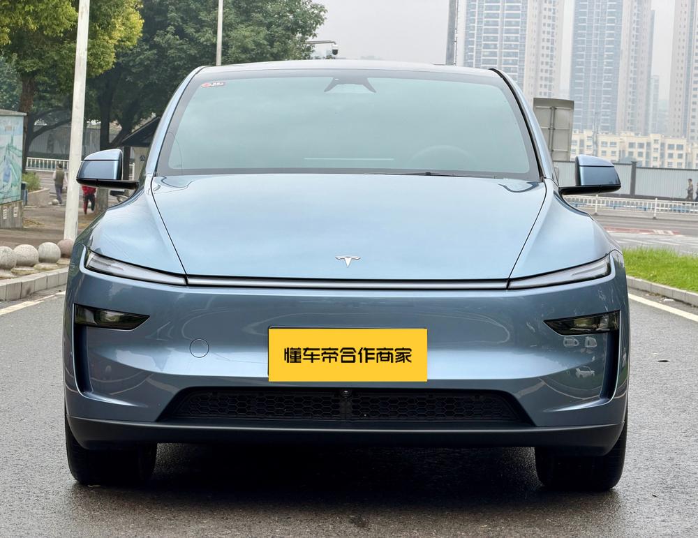Tesla Model Y 2026 #2 Tesla Model Y 2026 صورة سيارة #2