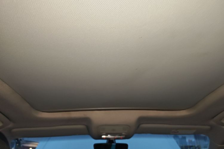 Audi Q3 2016 car image #18