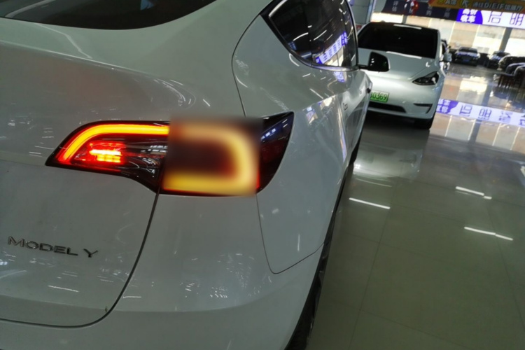 Tesla Model Y 2024 #8 Tesla Model Y 2024 immagine di auto #8