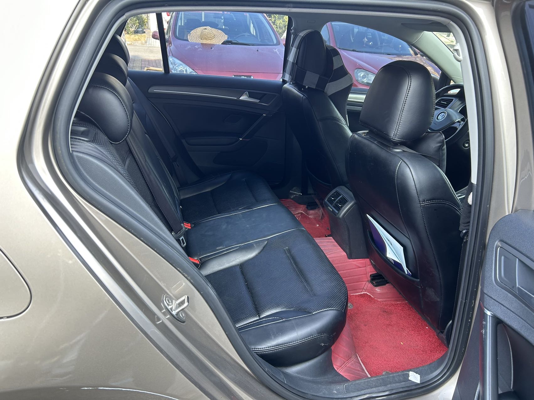 2015 car image #8