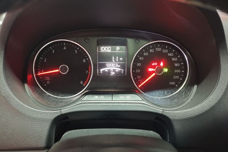 Volkswagen Polo 2017 car image #12