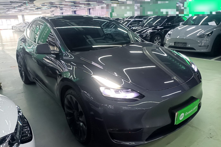 Tesla Model Y 2022 immagine di auto #4