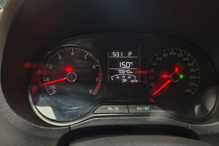 Volkswagen Polo 2017 imagem de carro #16