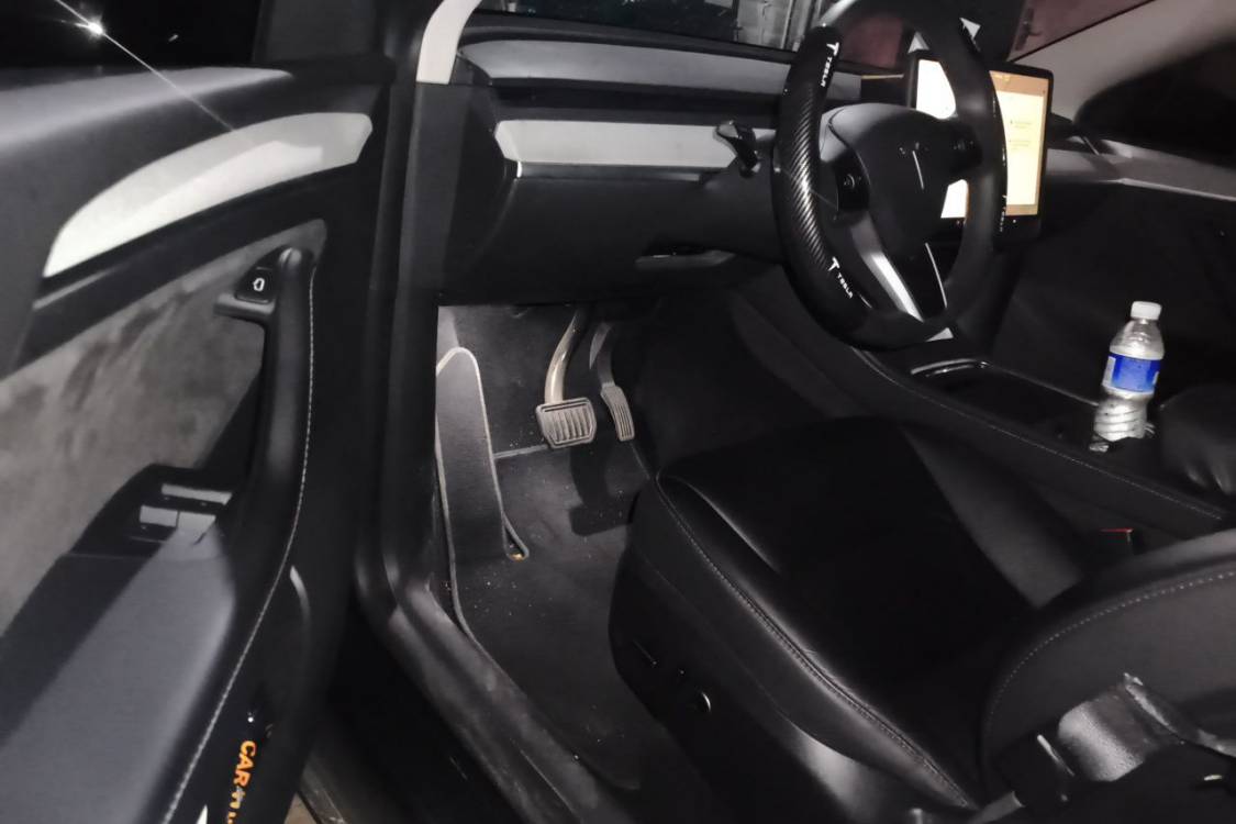 Tesla Model Y 2024 #23 Tesla Model Y 2024 صورة سيارة #23