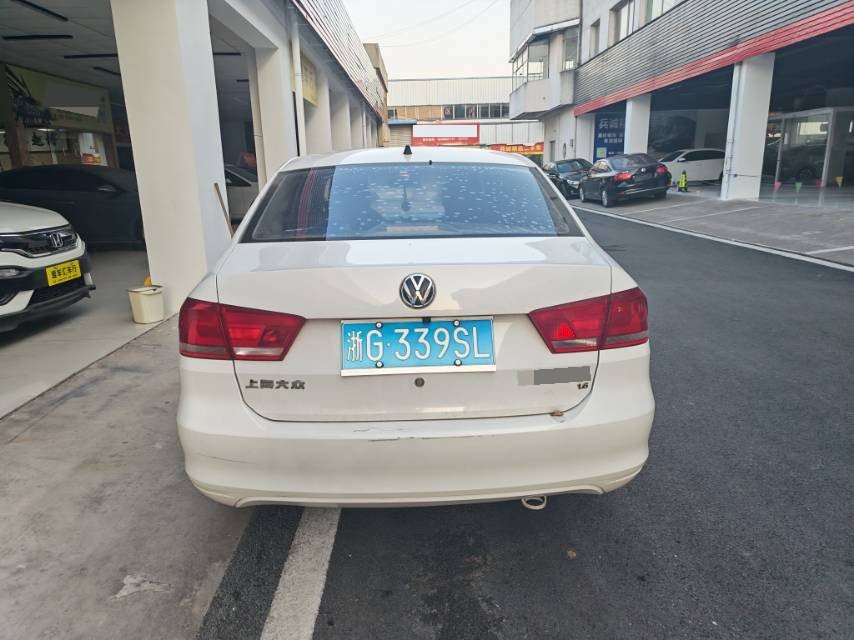 Volkswagen Santana 2014 car image #3