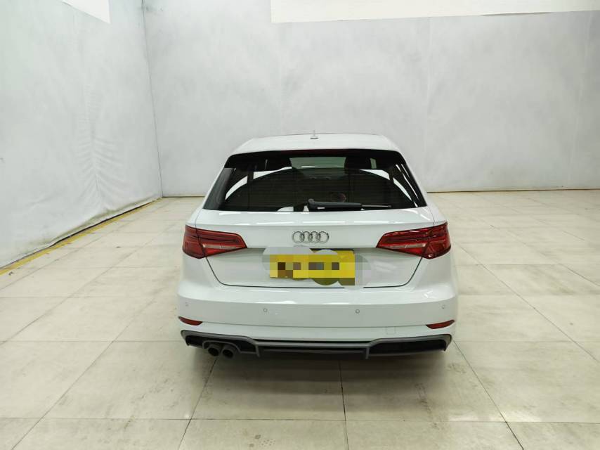 Audi A3 2018 car image #12