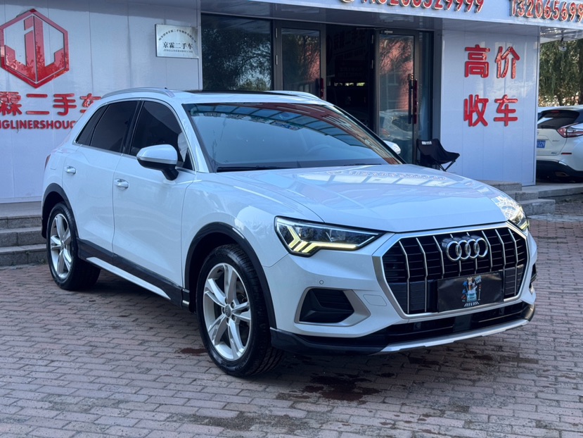 Audi Q3 2020 car image #3