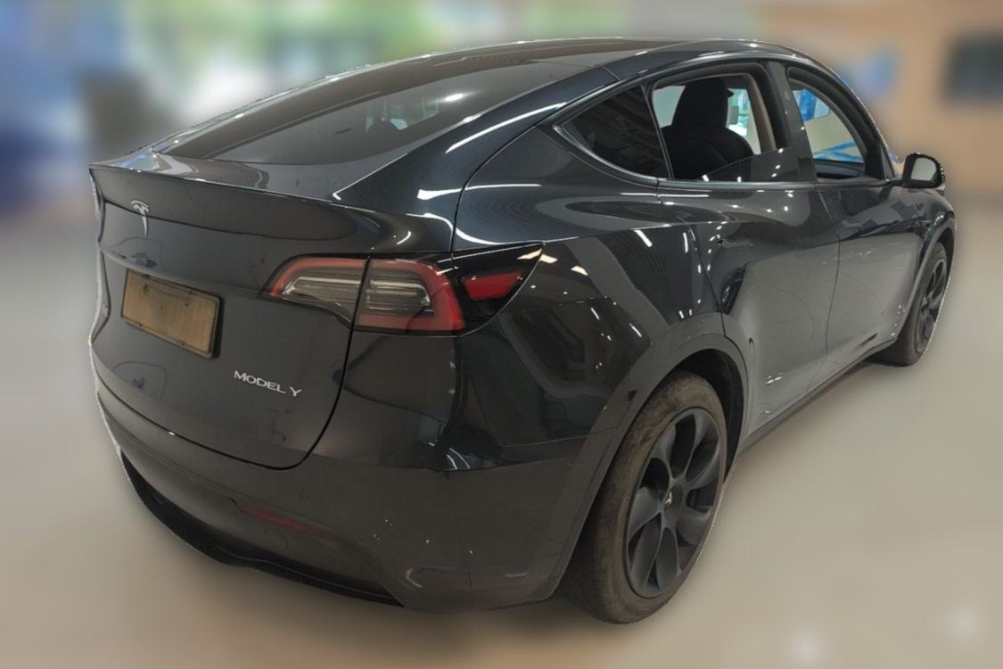Tesla Model Y 2024 #4 Tesla Model Y 2024 car image #4