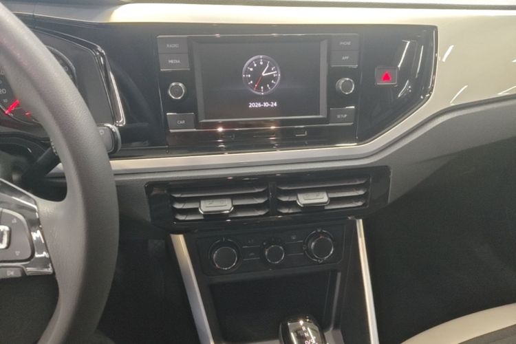 Volkswagen Polo 2020 car image #13