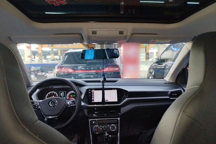 Volkswagen T-Cross 2021 immagine di auto #20