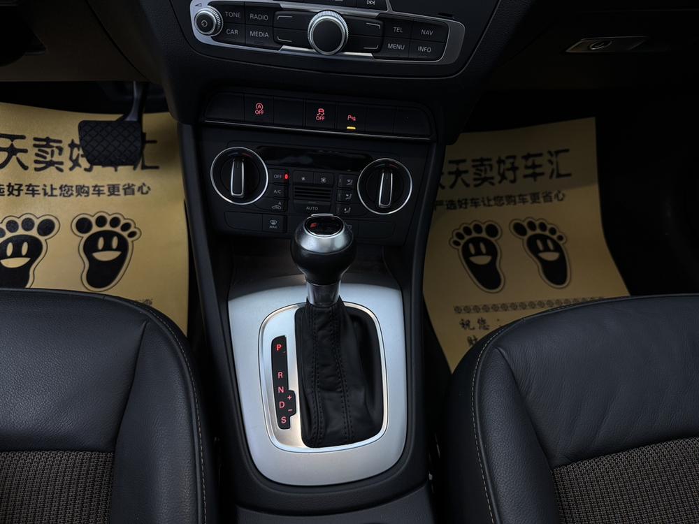 Audi Q3 2016 car image #24
