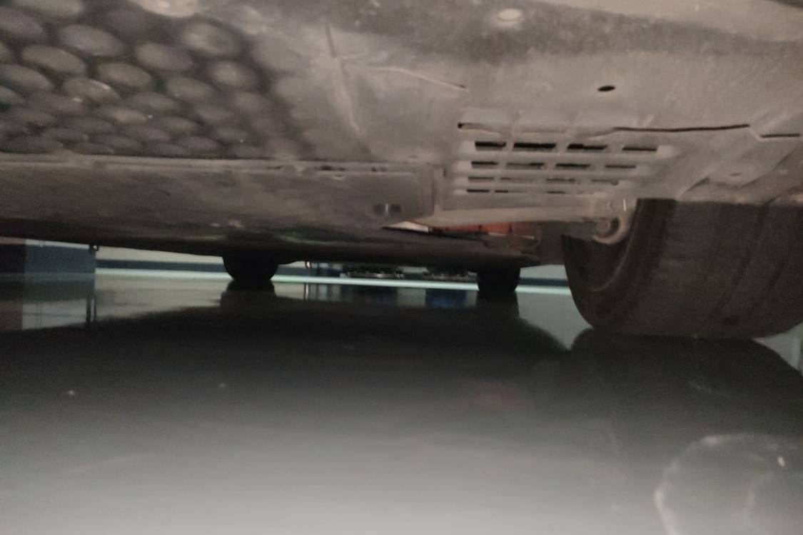 MI SU7 2024 immagine di auto #16