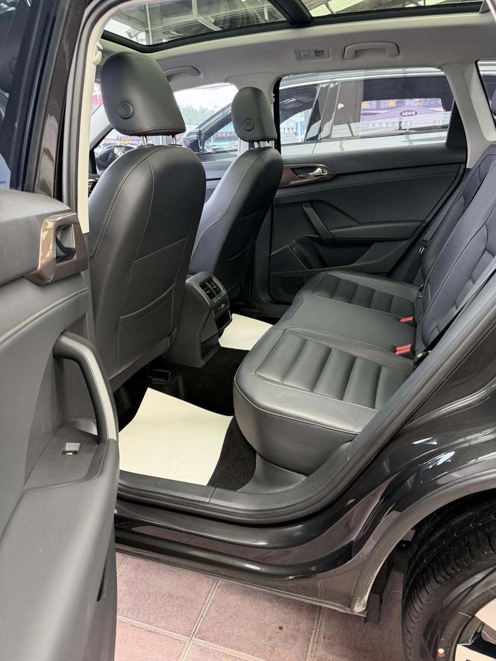 Volkswagen Tharu 2022 car image #18