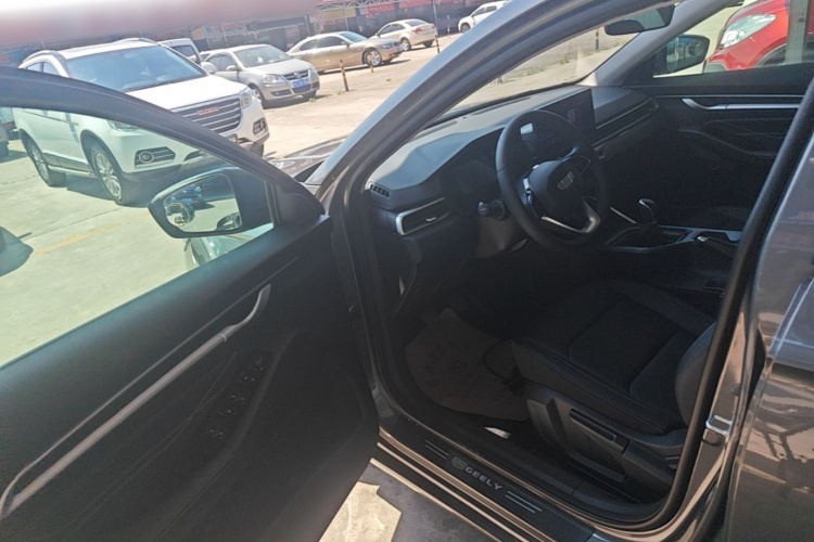 GEELY Emgrand 2025 car image #16
